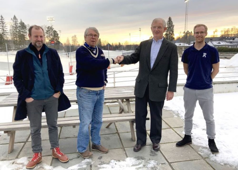 Fra v: Fredrik Ottesen (advokat Eckbos Legat), Marius M. Gisvold (styreleder i Ready), Richard Arnesen (styreleder Eckbos Legat) og Aleksander Biseth-Evensen (daglig leder i Ready). Foto: Fredrik Eckhoff